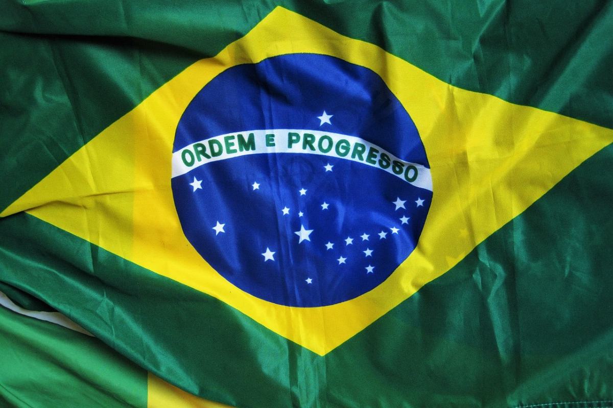 https://www.bomdiamercado.com.br/wp-content/uploads/2023/12/bandeira-brasil.jpg