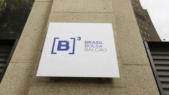 Ibovespa tem queda limitada por Vale, Petrobras e NY; dólar e juros sobem aqui e no exterior